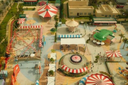 Is Knotts Berry Farm Closing