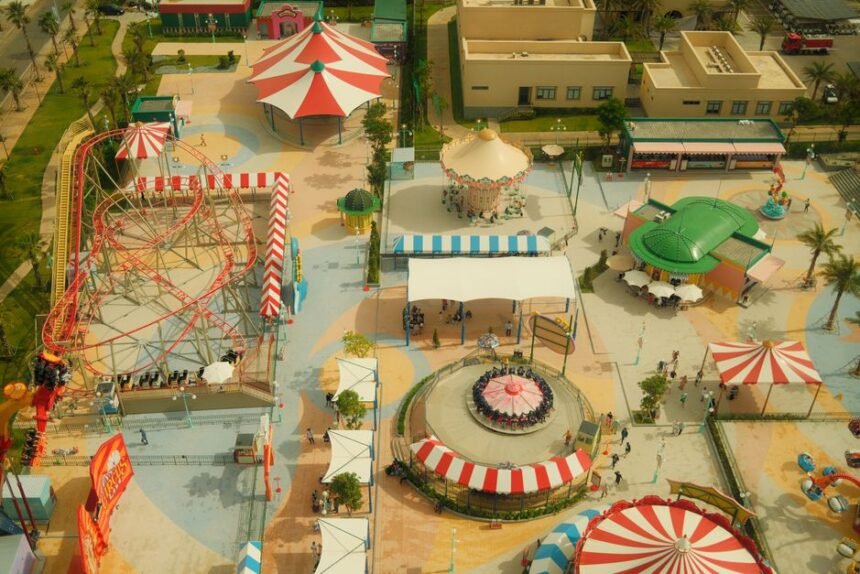 Is Knotts Berry Farm Closing